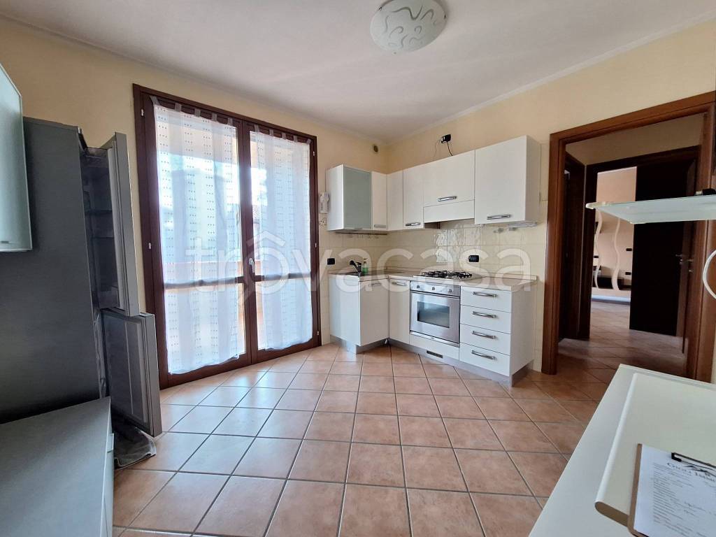 appartamento in vendita a Lesignano de' Bagni in zona Bassa