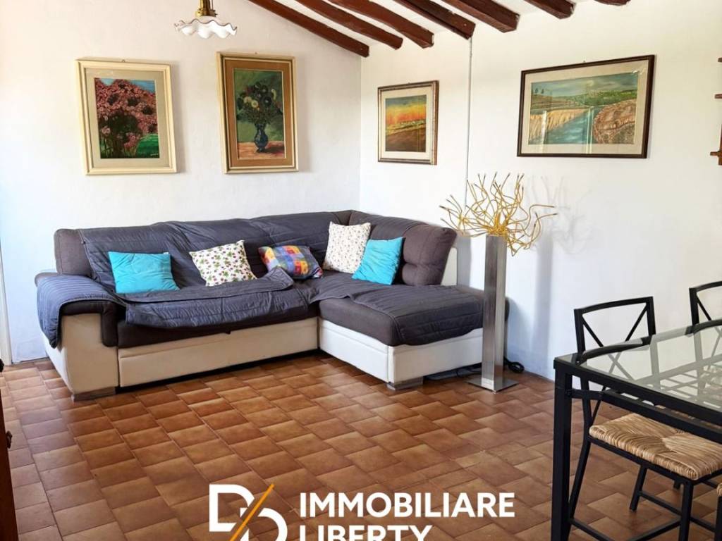 casa indipendente in vendita a Lesignano de' Bagni