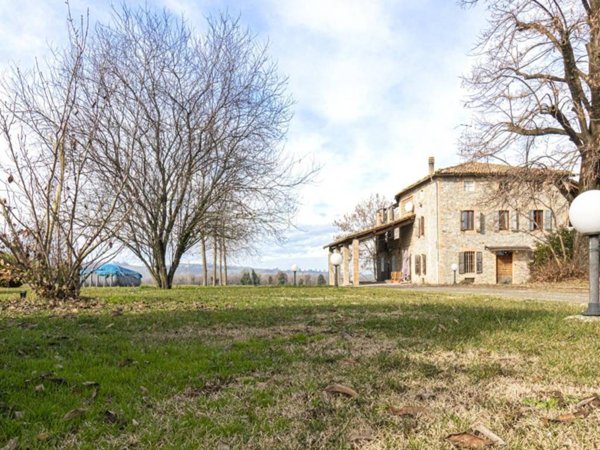 casa indipendente in vendita a Lesignano de' Bagni in zona Santa Maria del Piano