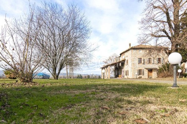 casa indipendente in vendita a Lesignano de' Bagni in zona Santa Maria del Piano