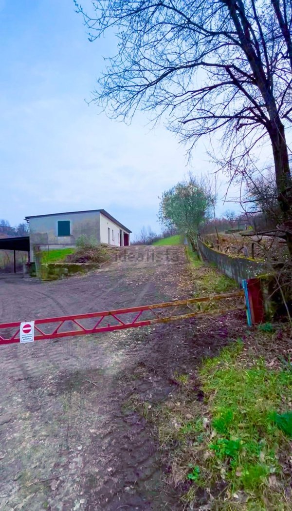 casa indipendente in vendita a Lesignano de' Bagni