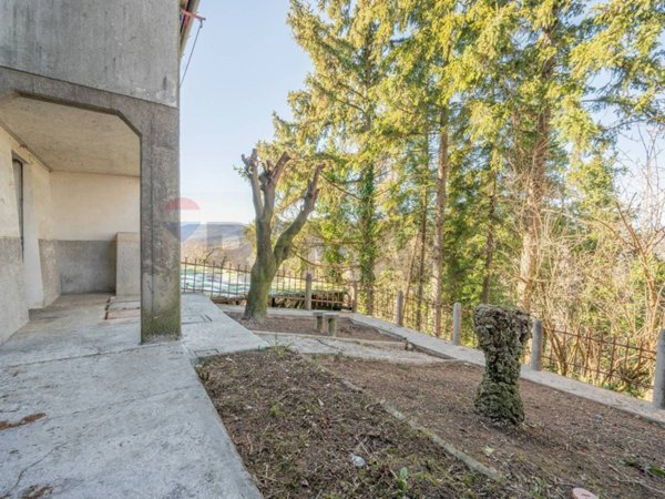 appartamento in vendita a Lesignano de' Bagni in zona San Michele Cavana