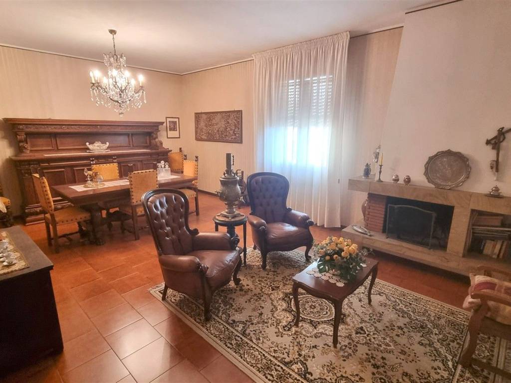 casa indipendente in vendita a Lesignano de' Bagni