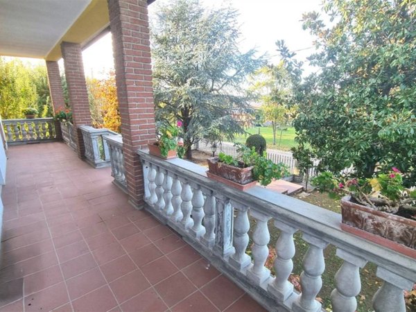 casa indipendente in vendita a Lesignano de' Bagni in zona Stadirano