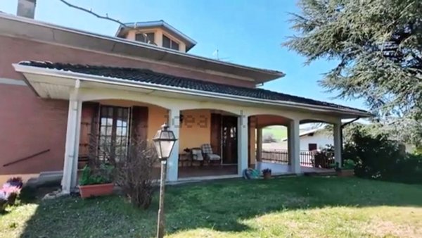 casa indipendente in vendita a Lesignano de' Bagni