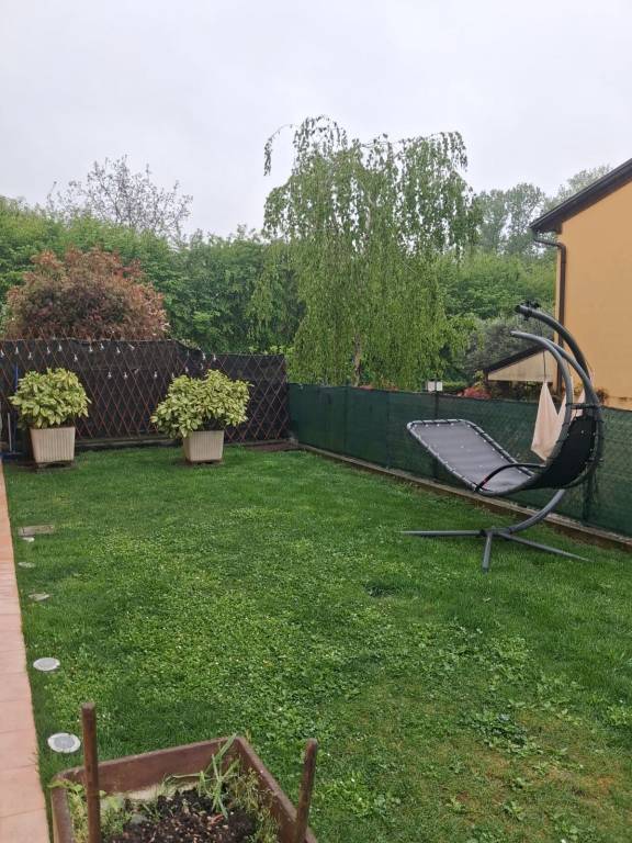 appartamento in vendita a Lesignano de' Bagni in zona Bassa