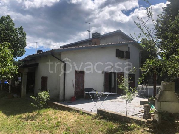 casa indipendente in vendita a Lesignano de' Bagni in zona Masdone
