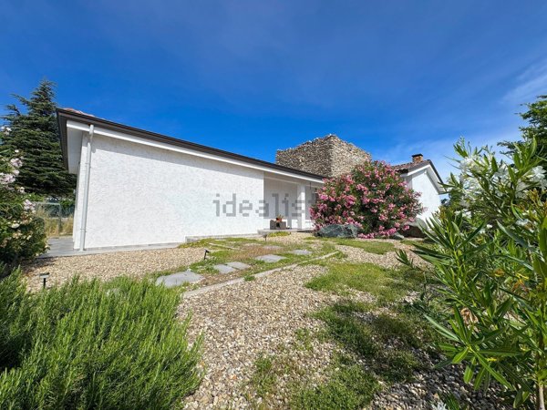 casa indipendente in vendita a Lesignano de' Bagni in zona Stadirano