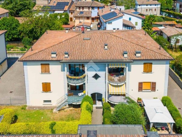 appartamento in vendita a Lesignano de' Bagni in zona Santa Maria del Piano