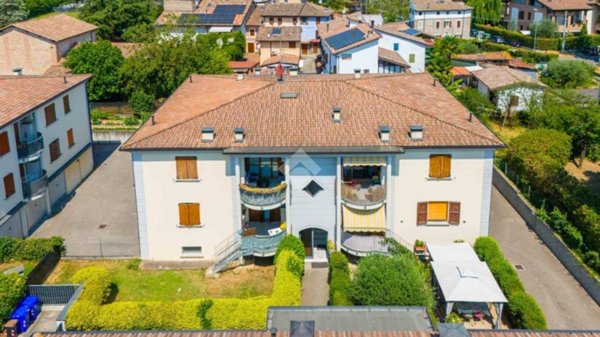 appartamento in vendita a Lesignano de' Bagni in zona Santa Maria del Piano