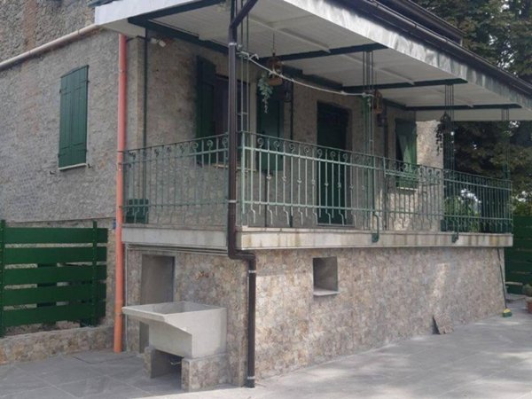 appartamento in vendita a Lesignano de' Bagni in zona Masdone