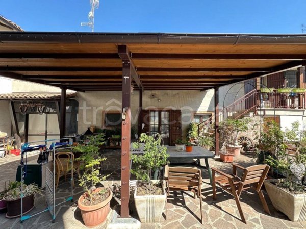 casa indipendente in vendita a Lesignano de' Bagni in zona Rivalta