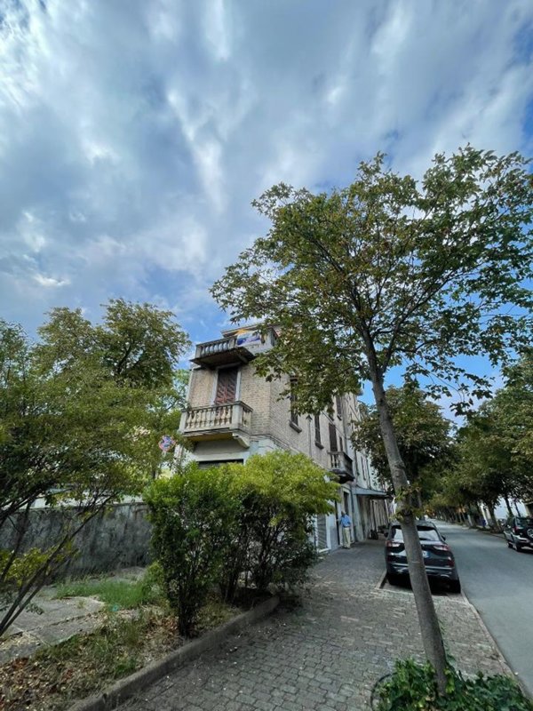 casa indipendente in vendita a Medesano in zona Ramiola