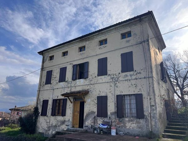 casa indipendente in vendita a Medesano in zona Felegara