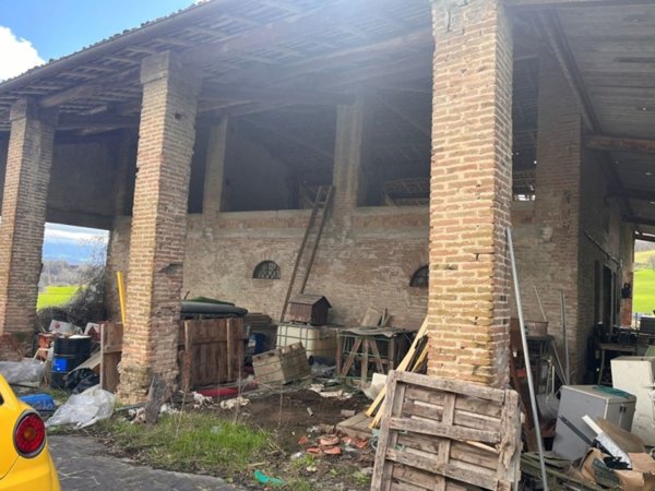 casa indipendente in vendita a Medesano in zona Miano