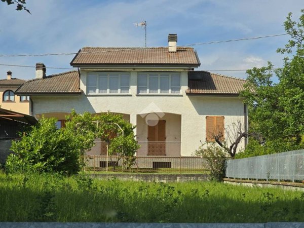 casa indipendente in vendita a Medesano