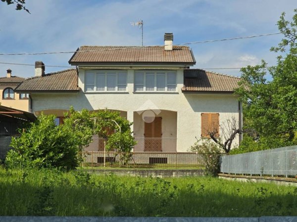 casa indipendente in vendita a Medesano