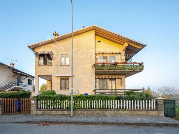 appartamento in vendita a Medesano in zona Felegara