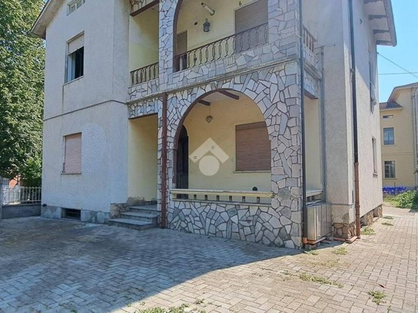 casa indipendente in vendita a Medesano in zona Ramiola