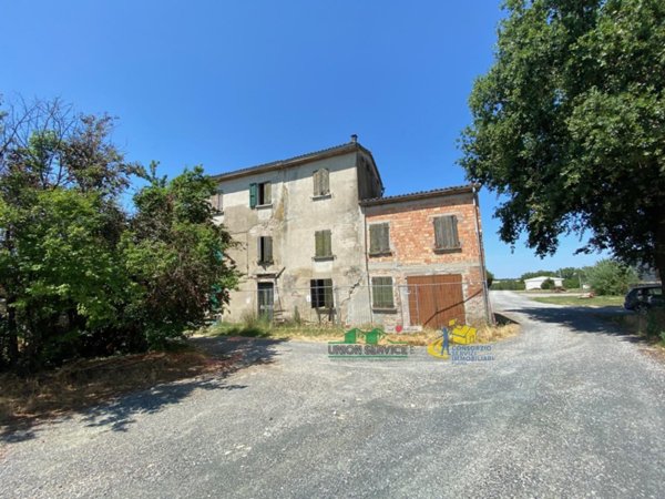 casa indipendente in vendita a Medesano