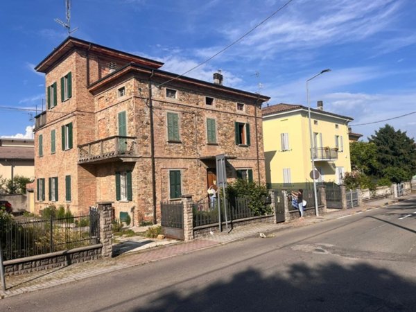 appartamento in vendita a Medesano in zona Felegara