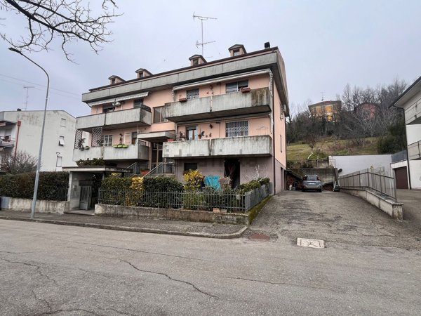 appartamento in vendita a Medesano in zona Felegara