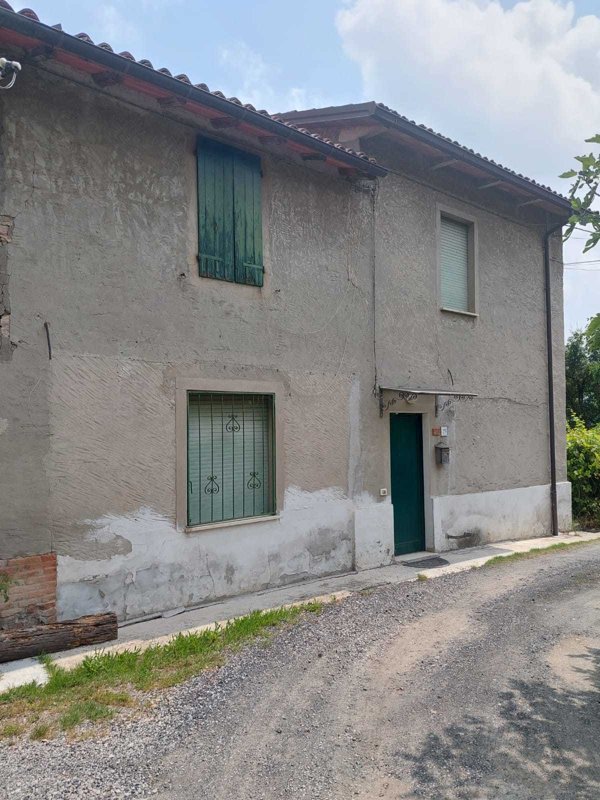 casa indipendente in vendita a Medesano in zona Ramiola