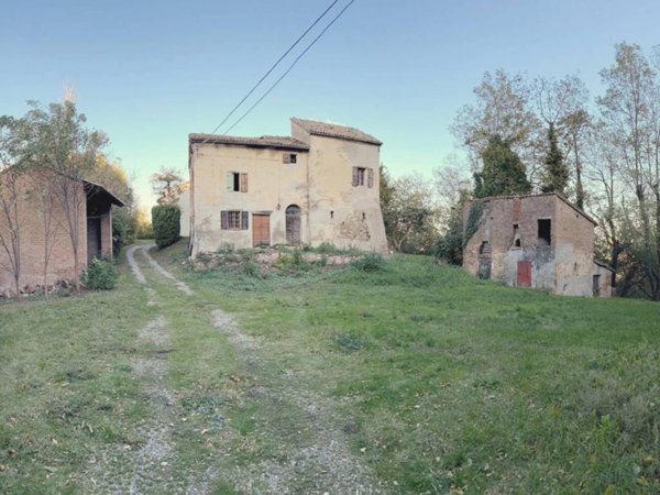 casa indipendente in vendita a Medesano in zona Sant'Andrea Bagni