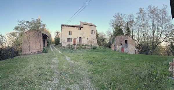 casa indipendente in vendita a Medesano in zona Sant'Andrea Bagni