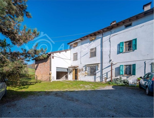 casa indipendente in vendita a Medesano