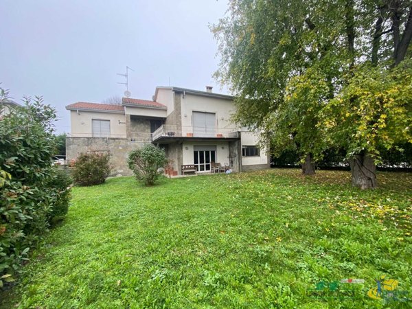 casa indipendente in vendita a Medesano