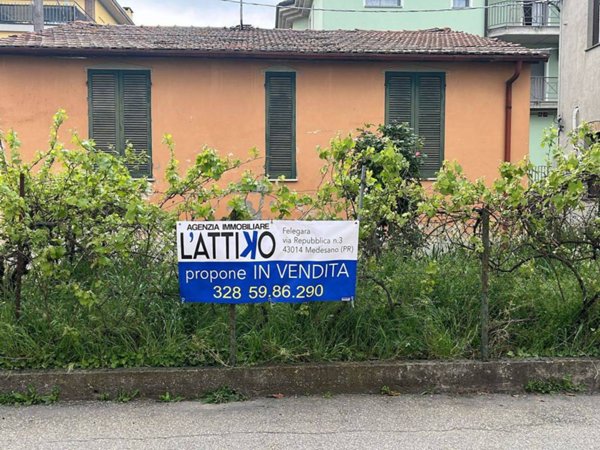 casa indipendente in vendita a Medesano in zona Felegara