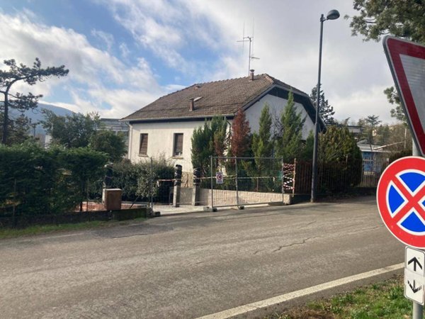 casa indipendente in vendita a Medesano in zona Sant'Andrea Bagni