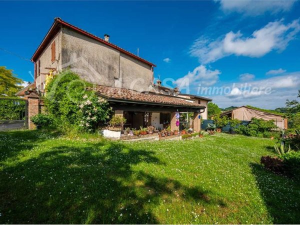 casa indipendente in vendita a Medesano