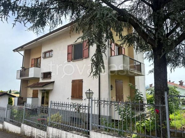 casa indipendente in vendita a Medesano in zona Ramiola