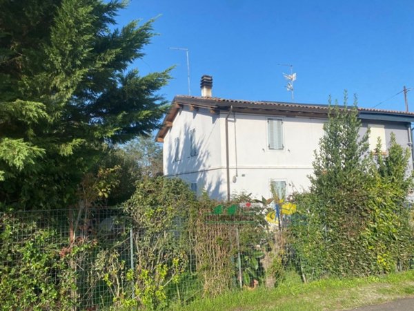 casa indipendente in vendita a Medesano in zona Miano