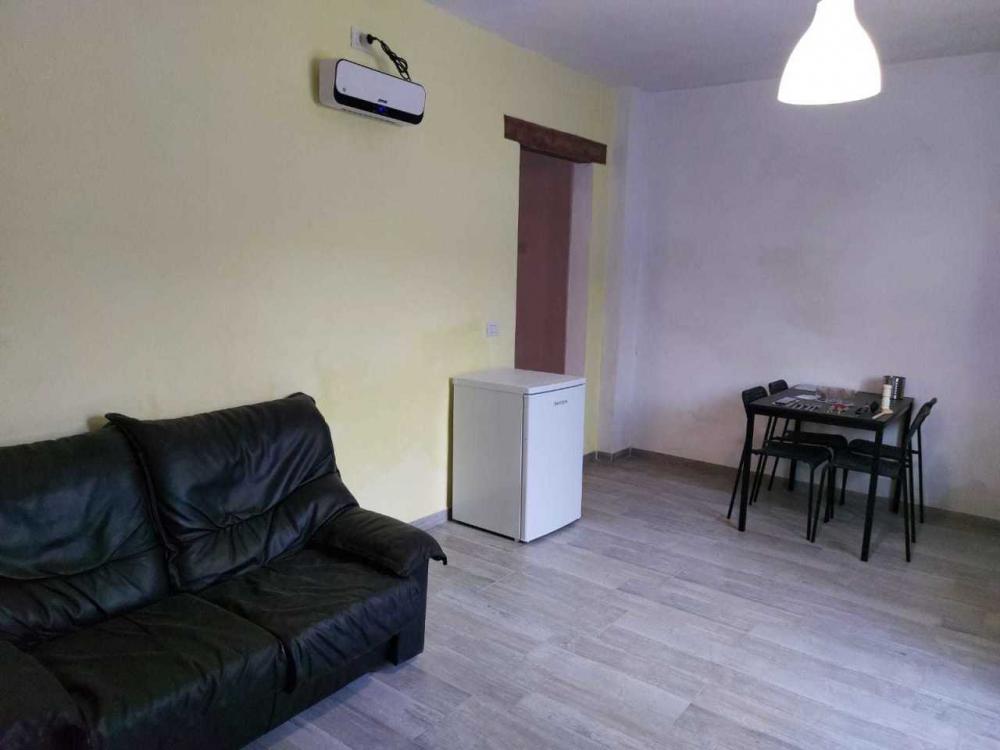 casa indipendente in vendita a Medesano in zona Felegara
