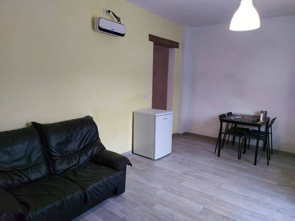 casa indipendente in vendita a Medesano in zona Felegara