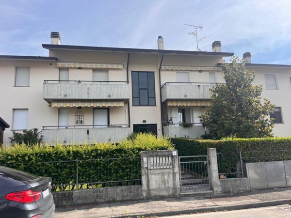 appartamento in vendita a Medesano in zona Felegara