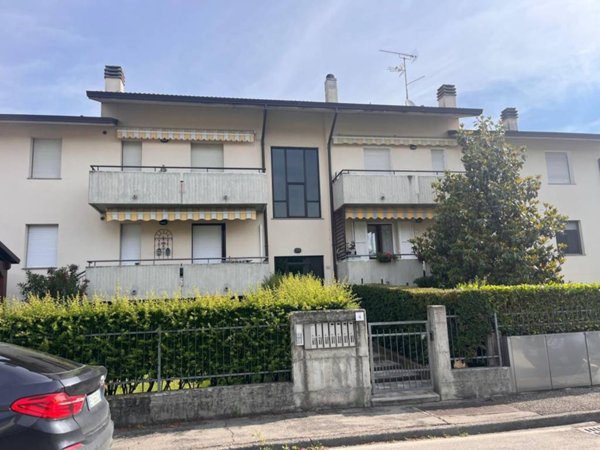 appartamento in vendita a Medesano in zona Felegara
