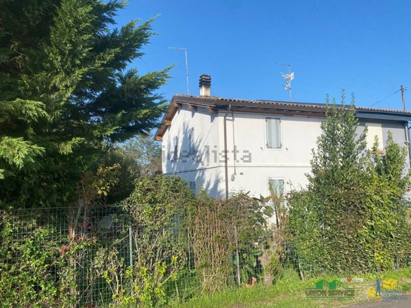 casa indipendente in vendita a Medesano in zona Miano