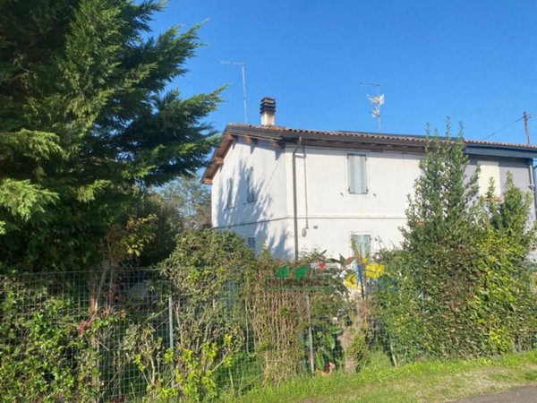 casa indipendente in vendita a Medesano in zona Miano