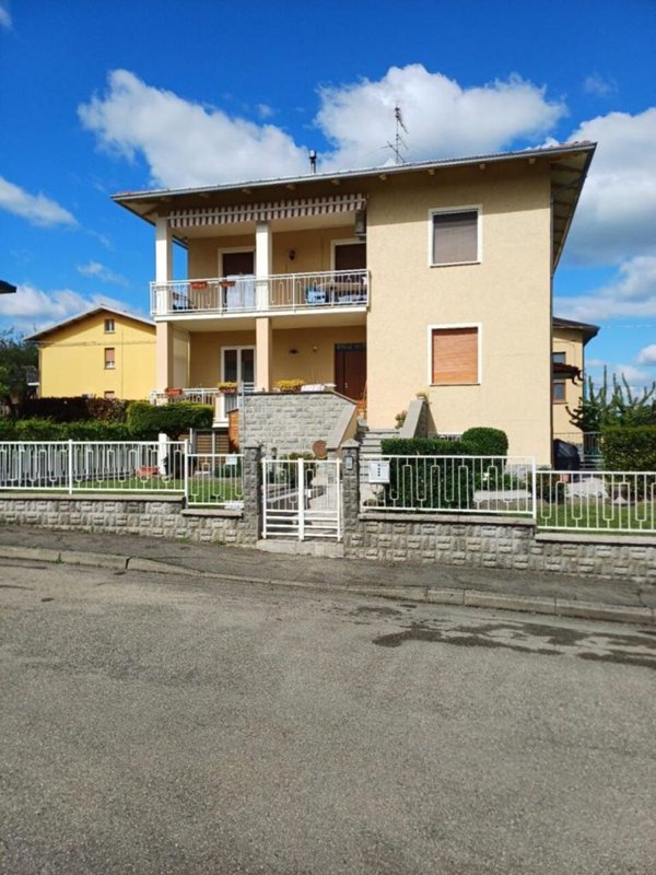 appartamento in vendita a Medesano in zona Ramiola