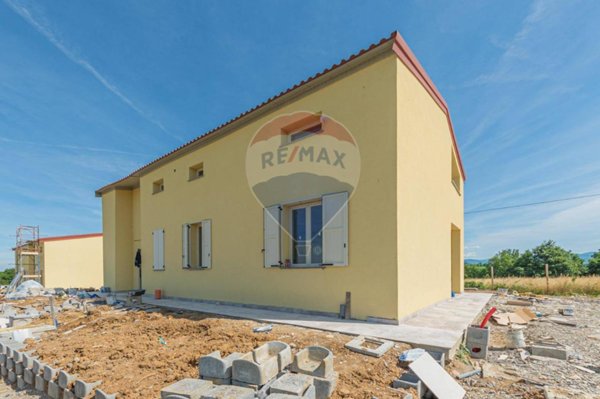 casa indipendente in vendita a Medesano