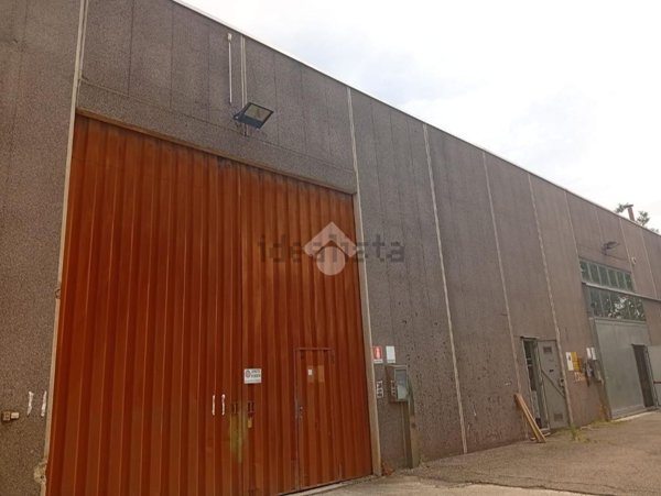 locale di sgombero in vendita a Medesano