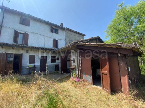 casa indipendente in vendita a Medesano in zona Varano dei Marchesi