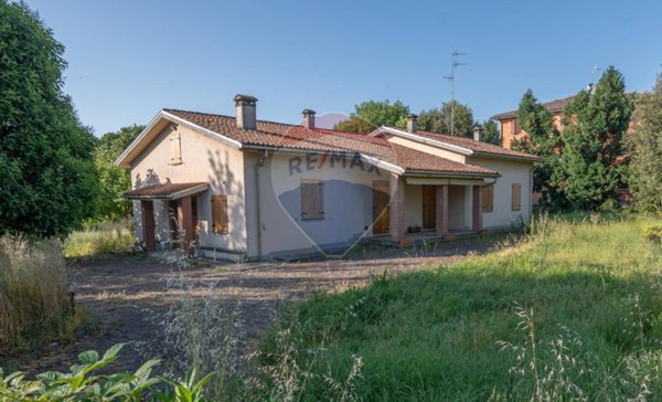 casa indipendente in vendita a Medesano
