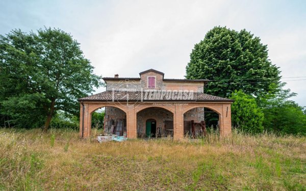casa indipendente in vendita a Medesano