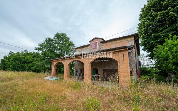 casa indipendente in vendita a Medesano