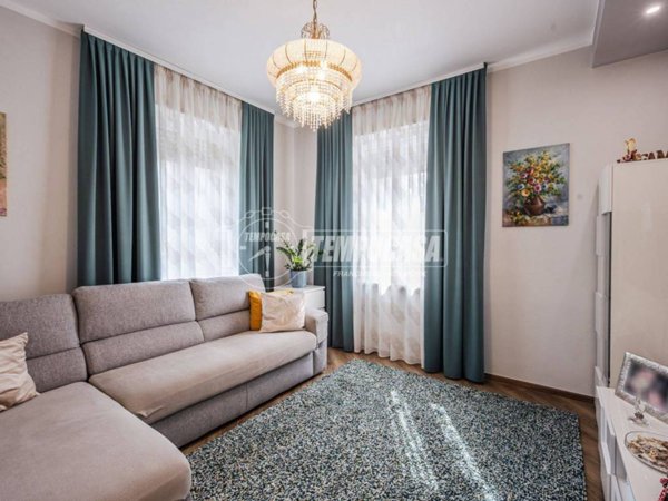 casa indipendente in vendita a Medesano in zona Felegara